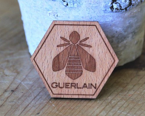 BADUP Guerlain Badge sur mesure gravé embiance 6