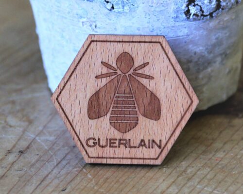BADUP Guerlain Badge sur mesure gravé embiance 6