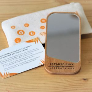 Miroir en bois - Expanscience - Moodshot (1)
