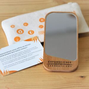 Miroir en bois - Expanscience - Moodshot (1)