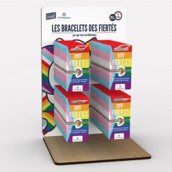 Mois des fiertés - bracelets sos homophobie Gifts for Change présentoir